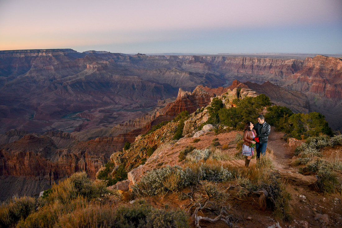 grand canyon family portrait photographer sunset couple