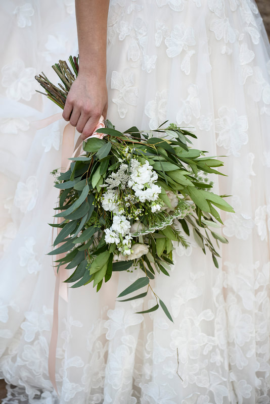 flagstaff wedding bouquet classic green and white